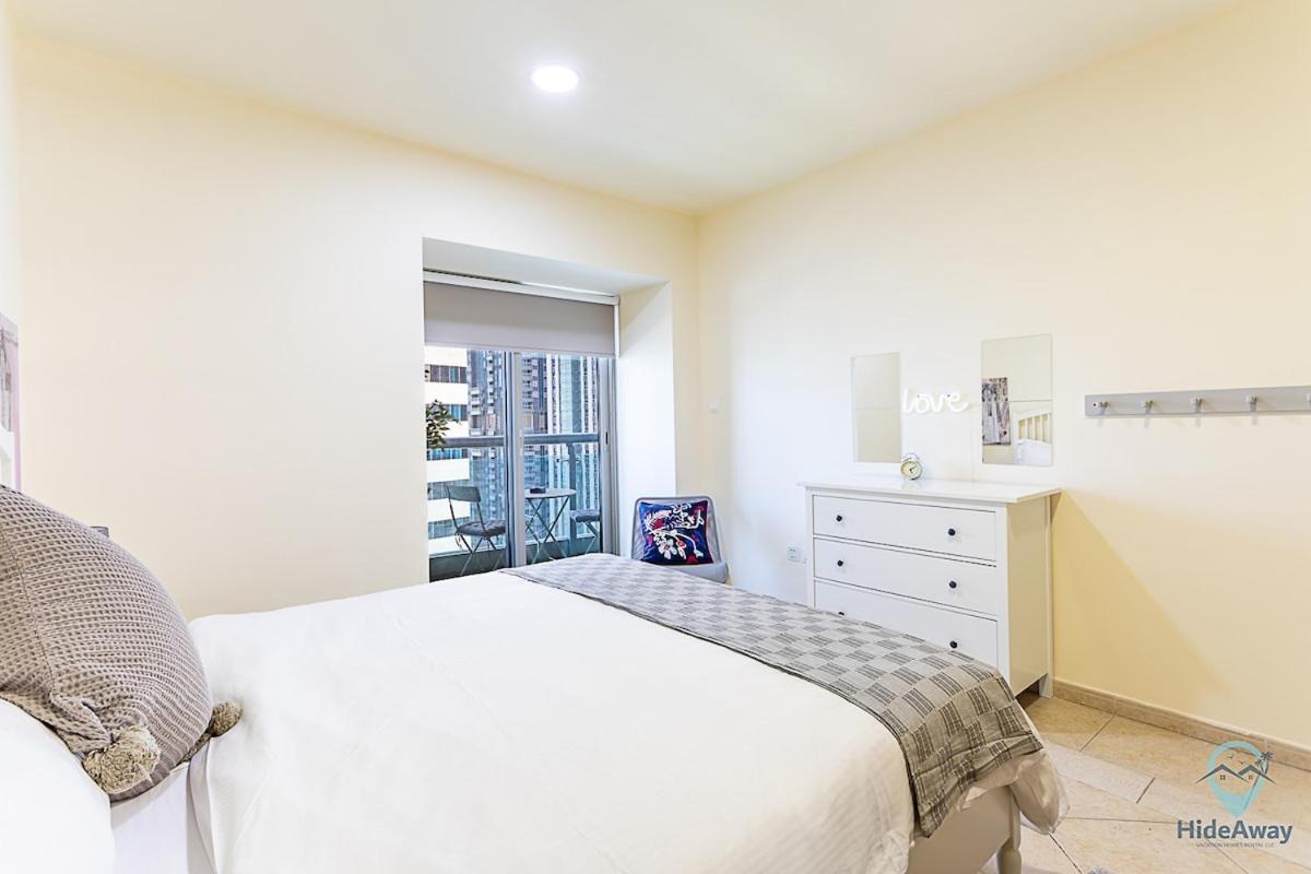 1 Bedroom Blue Chic Marina, Steps To Beach! Apartment Dubai