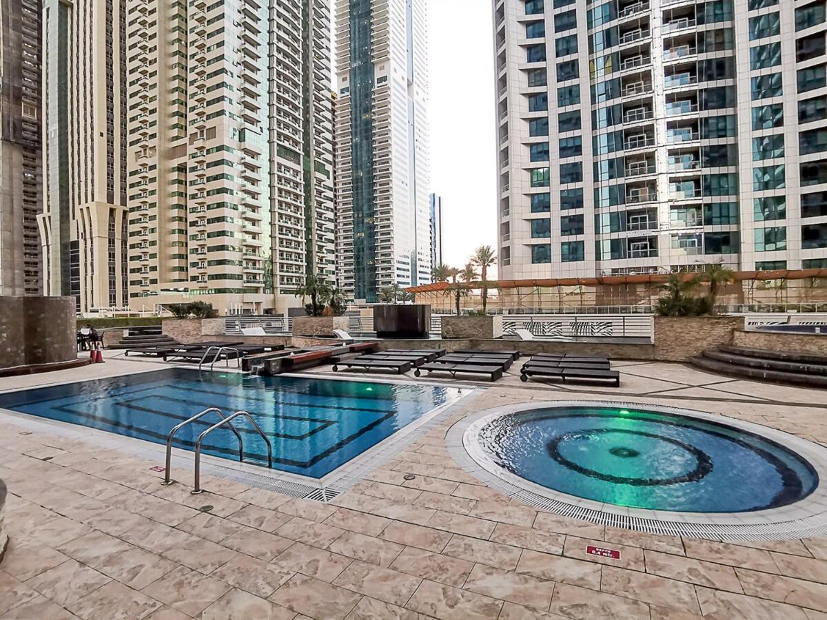 Apartment 1 Bedroom Blue Chic Marina, Steps To Beach! Dubai