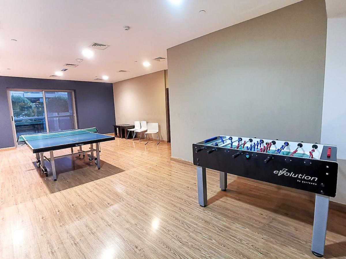 1 Bedroom Blue Chic Marina, Steps To Beach! * Dubai